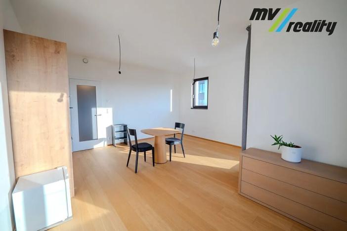 Prodej bytu 1+kk, Praha - Hrdlořezy, V třešňovce, 35 m2