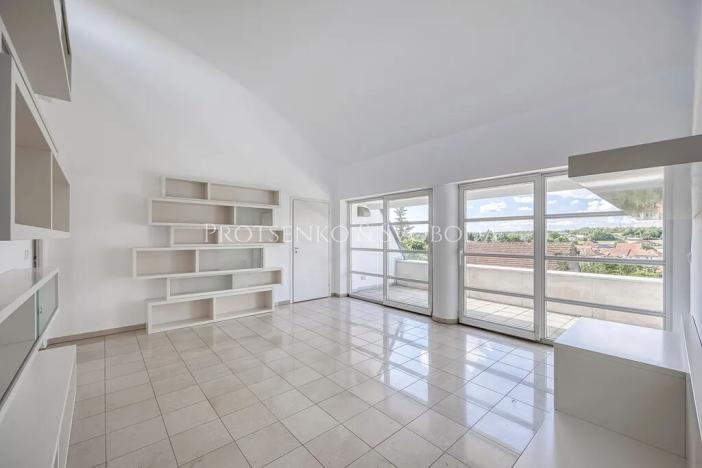 Prodej vily, Křižanov, Benešovo náměstí, 530 m2