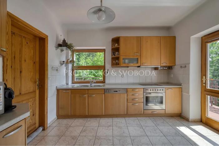 Prodej ubytování, Mnichovice, Nad rybníkem, 312 m2