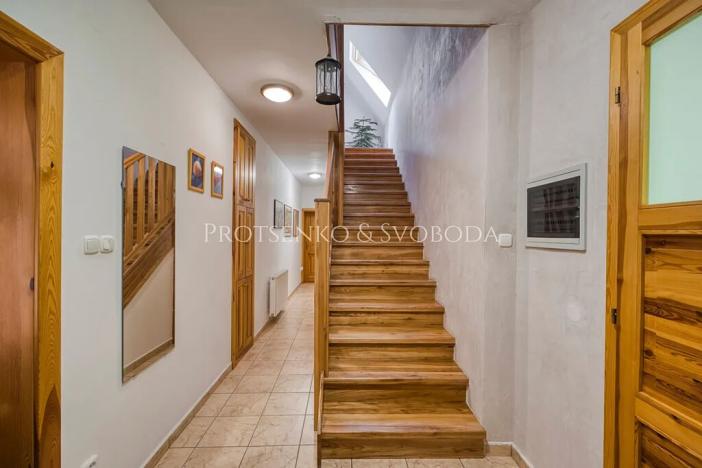 Prodej ubytování, Mnichovice, Nad rybníkem, 312 m2