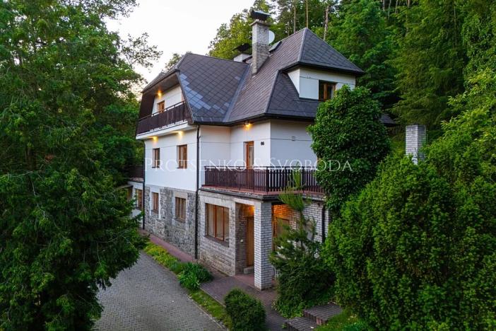 Prodej ubytování, Mnichovice, Nad rybníkem, 312 m2