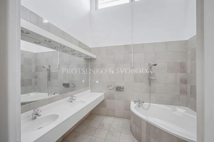 Prodej vícegeneračního domu, Křižanov, Benešovo náměstí, 530 m2