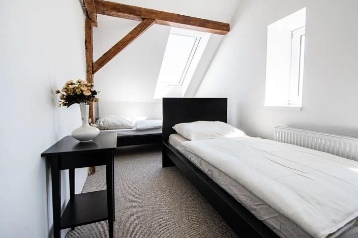 Prodej obchodního prostoru, Břežany I, 590 m2