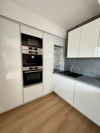 Pronájem rodinného domu, Praha - Vinoř, Mokošínská, 158 m2