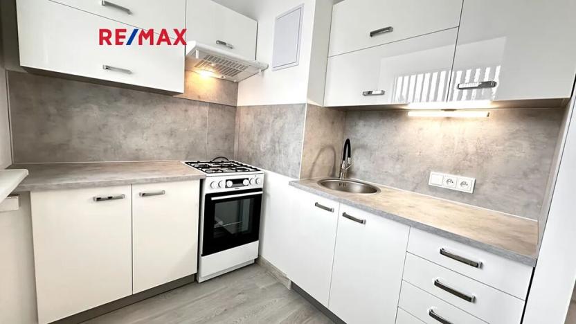 Pronájem bytu 1+kk, Kladno, Italská, 27 m2