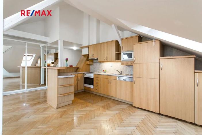 Pronájem bytu 2+kk, Praha - Karlín, Křižíkova, 70 m2