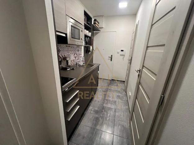 Pronájem bytu 1+1, Praha - Podolí, Jeremenkova, 28 m2