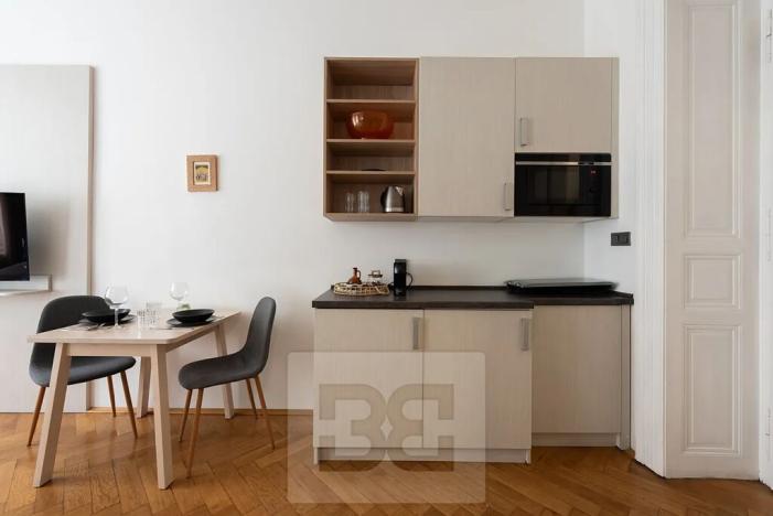 Prodej bytu 2+1, Praha - Nové Město, Ve Smečkách, 66 m2