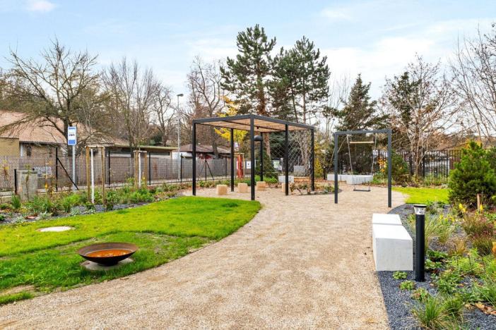 Pronájem bytu 2+kk, Praha - Troja, Pod Hrachovkou, 45 m2