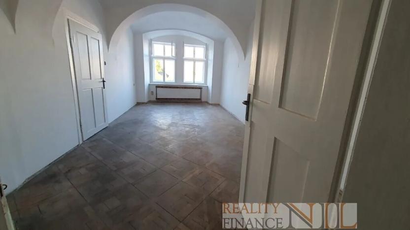 Pronájem bytu 2+kk, Plzeň, náměstí Republiky, 62 m2