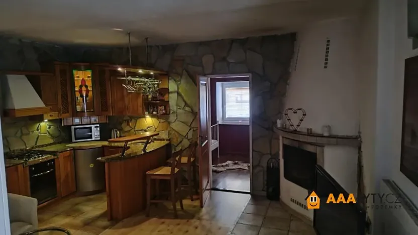 Prodej vícegeneračního domu, Hýskov, Prostřední, 330 m2