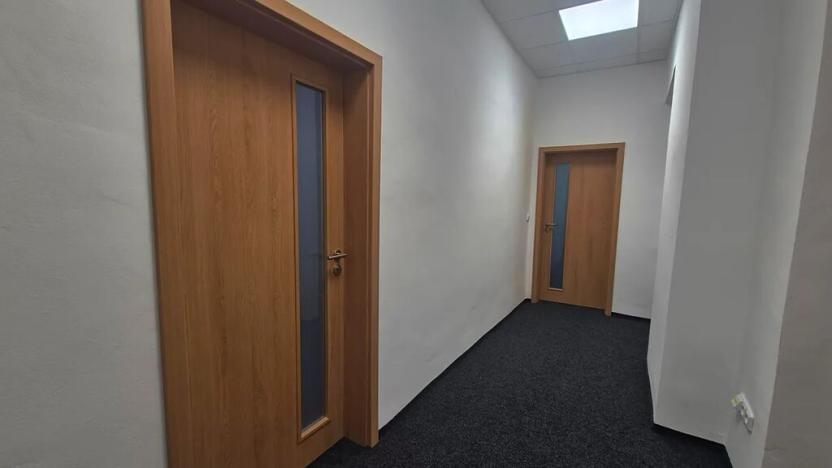 Pronájem kanceláře, Chrudim, Masarykovo náměstí, 19 m2