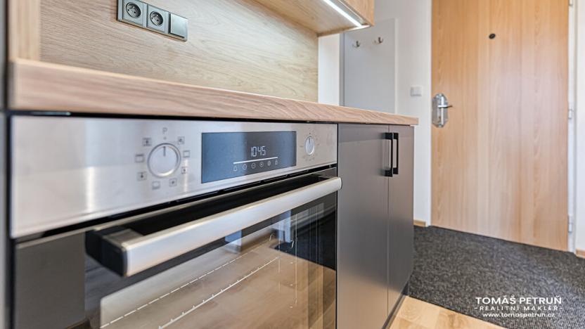 Pronájem bytu 2+kk, Hradec Králové - Nový Hradec Králové, Fričova, 35 m2