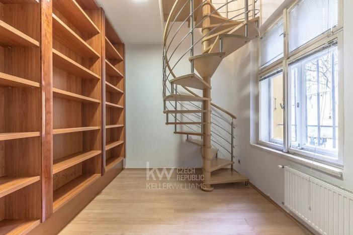 Pronájem kanceláře, Praha - Bubeneč, Jana Zajíce, 270 m2