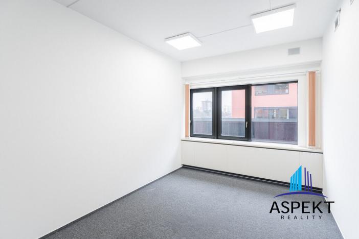 Pronájem kanceláře, Praha - Chodov, Líbalova, 18 m2