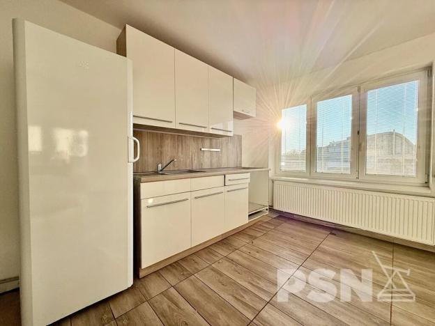 Pronájem kanceláře, Brno, Komárovské nábřeží, 94 m2