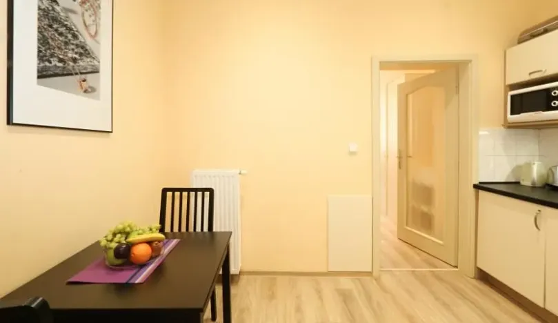 Pronájem bytu 1+1, Praha - Vinohrady, Máchova, 40 m2