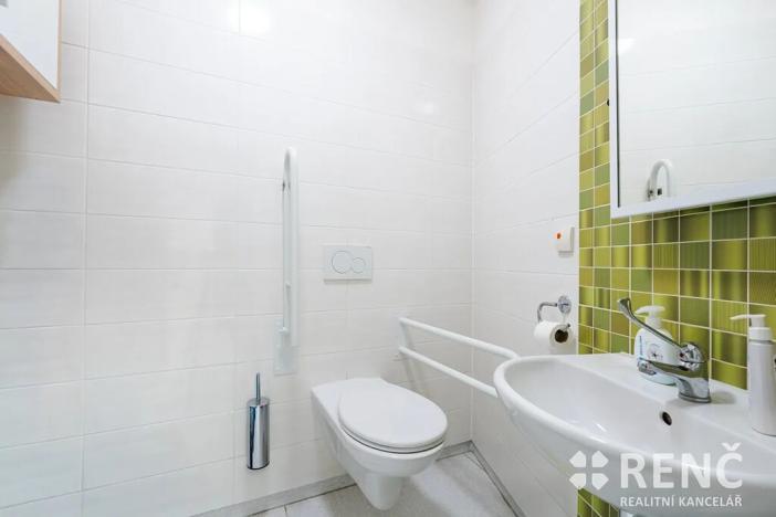 Pronájem kanceláře, Brno, Slovákova, 129 m2