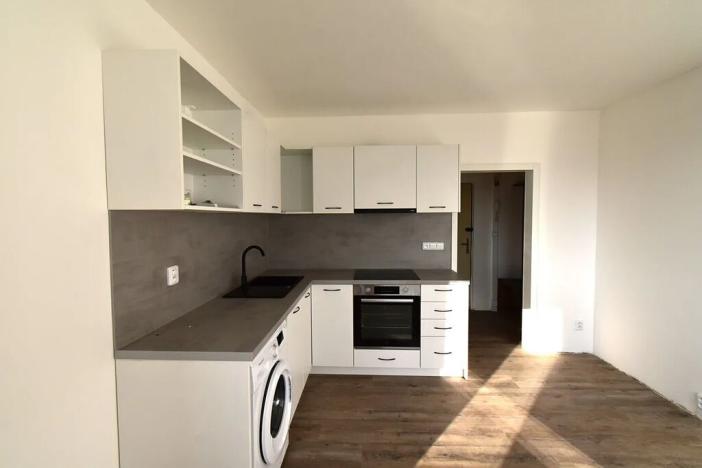 Pronájem bytu 2+kk, Praha - Krč, Bernolákova, 41 m2