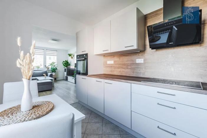 Prodej bytu 3+1, Praha - Újezd nad Lesy, Žárovická, 68 m2