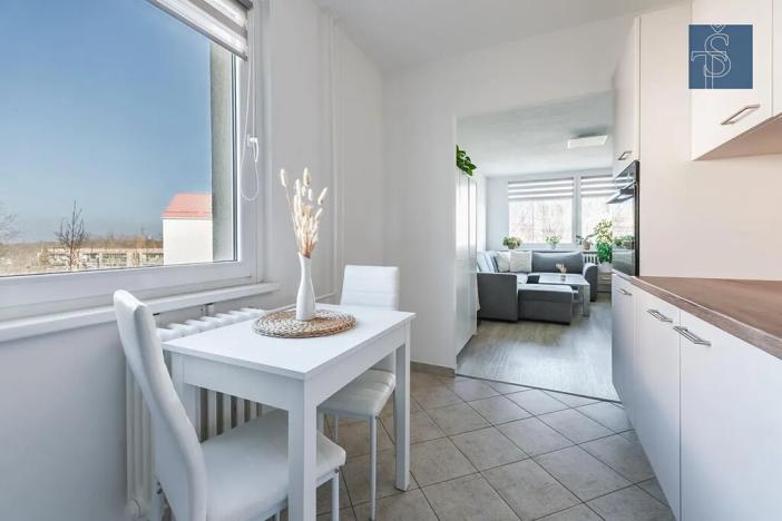 Prodej bytu 3+1, Praha - Újezd nad Lesy, Žárovická, 68 m2