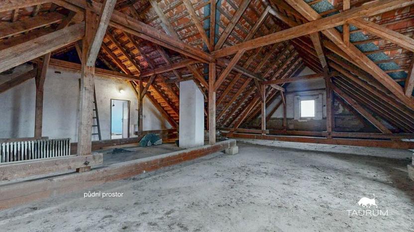 Prodej rodinného domu, Roupov, 525 m2