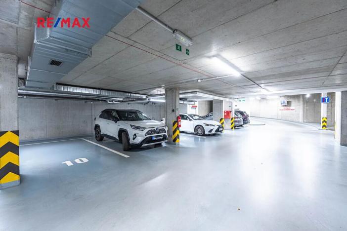 Pronájem bytu 2+kk, Praha - Strašnice, Novostrašnická, 68 m2