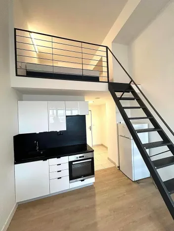 Pronájem bytu 1+kk, Praha - Vysočany, Poděbradská, 30 m2