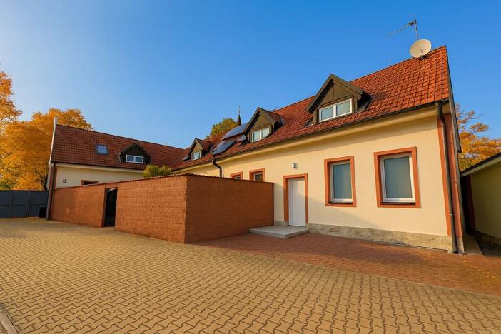 Prodej kanceláře, Čestlice, 1138 m2