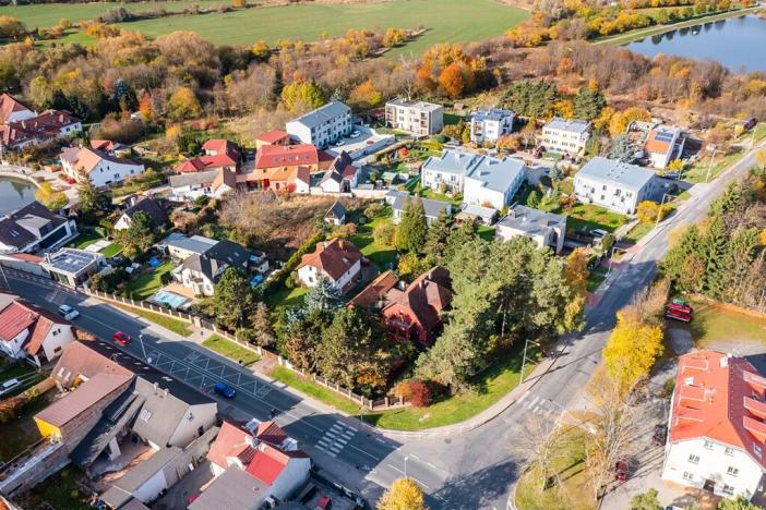 Prodej pozemku pro bydlení, Praha - Zličín, Hrozenkovská, 1647 m2