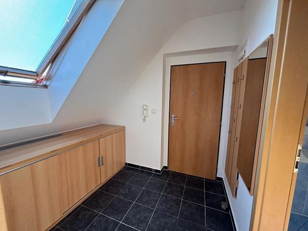 Prodej bytu 2+kk, Jesenice, Lomená, 45 m2