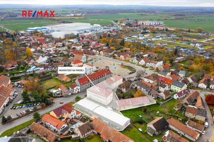 Prodej komerční nemovitosti, Dašice, náměstí T. G. Masaryka, 2490 m2