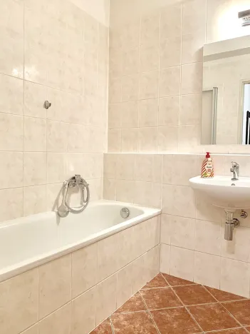 Prodej bytu 2+kk, Praha - Troja, Hnězdenská, 48 m2