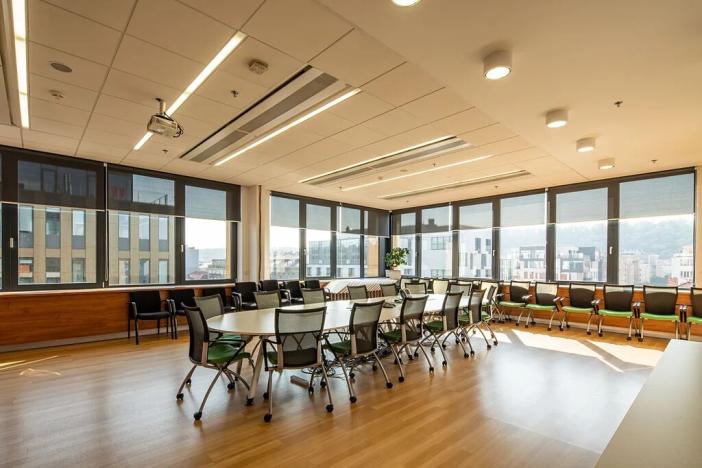 Pronájem kanceláře, Praha - Karlín, Rohanské nábřeží, 1331 m2