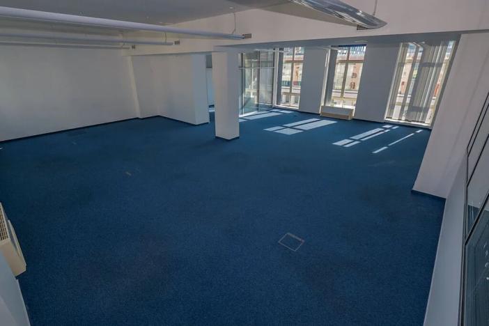 Pronájem kanceláře, Praha - Karlín, Thámova, 860 m2