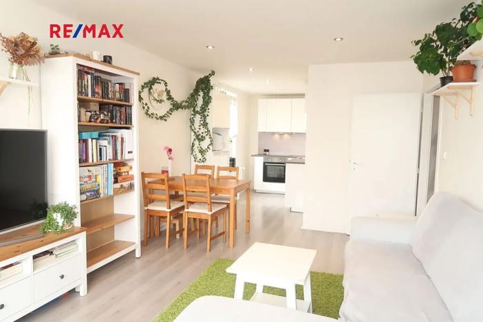 Pronájem bytu 2+kk, Praha - Malešice, U krbu, 51 m2