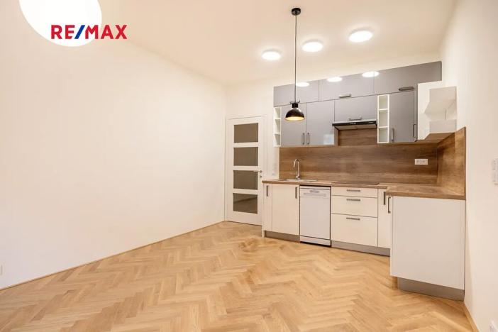 Pronájem bytu 2+kk, Praha - Vinohrady, Záhřebská, 49 m2