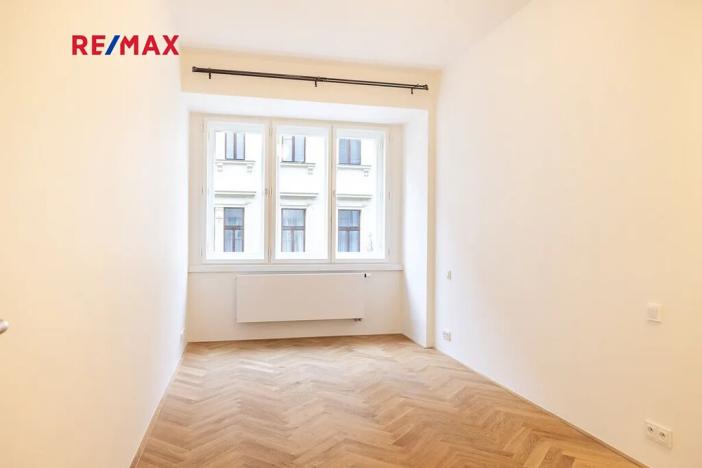 Pronájem bytu 2+kk, Praha - Vinohrady, Záhřebská, 49 m2