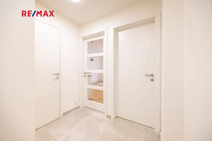 Pronájem bytu 2+kk, Praha - Vinohrady, Záhřebská, 49 m2