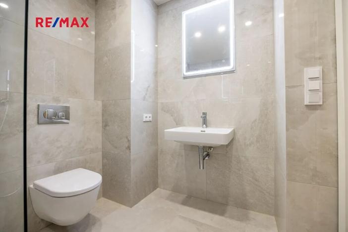 Pronájem bytu 2+kk, Praha - Vinohrady, Záhřebská, 49 m2