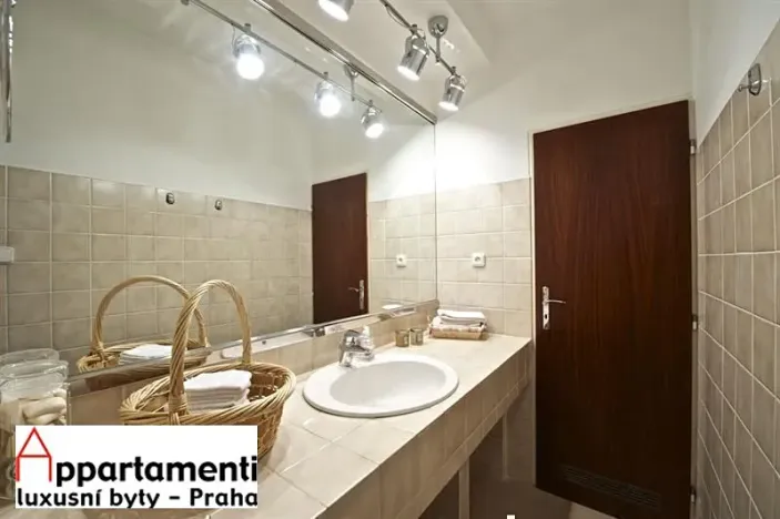 Pronájem rodinného domu, Praha - Kunratice, Ke hrádku, 417 m2