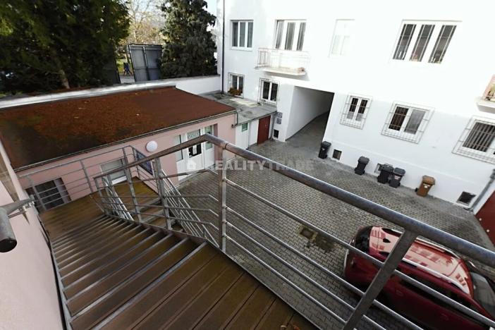 Pronájem obchodního prostoru, Strakonice, Bezděkovská, 194 m2