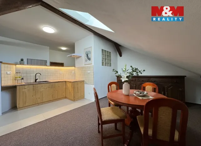 Pronájem kanceláře, Bechyně, Písecká, 251 m2