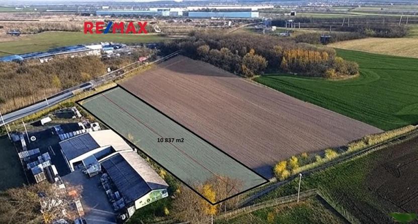 Prodej komerčního pozemku, Veltrusy, 10837 m2