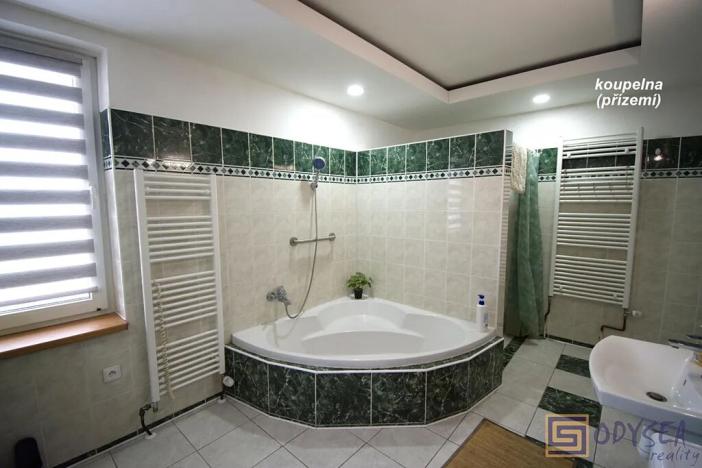 Prodej rodinného domu, Krmelín, 268 m2