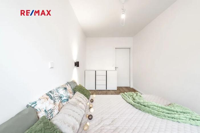 Pronájem bytu 2+kk, Praha - Vysočany, Pod Harfou, 55 m2