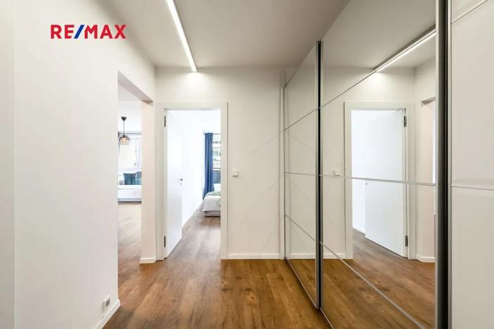 Pronájem bytu 2+kk, Praha - Vysočany, Pod Harfou, 55 m2