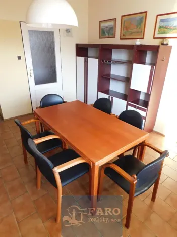 Prodej rodinného domu, Znojmo, 200 m2