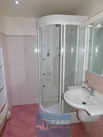 Prodej rodinného domu, Znojmo, 200 m2