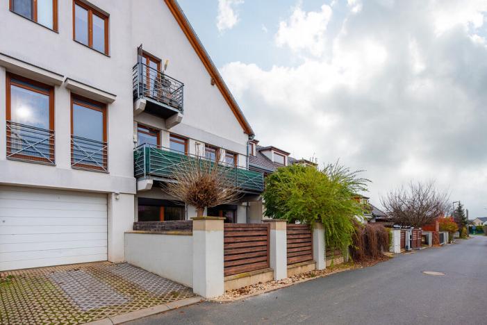 Prodej bytu 2+kk, Veleň - Mírovice, Polní, 49 m2